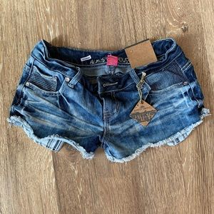 Cute (short) jean shorts